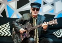 WAYNE HUSSEY: Solo Mission