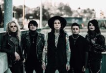 VAMPIRES EVERYWHERE!